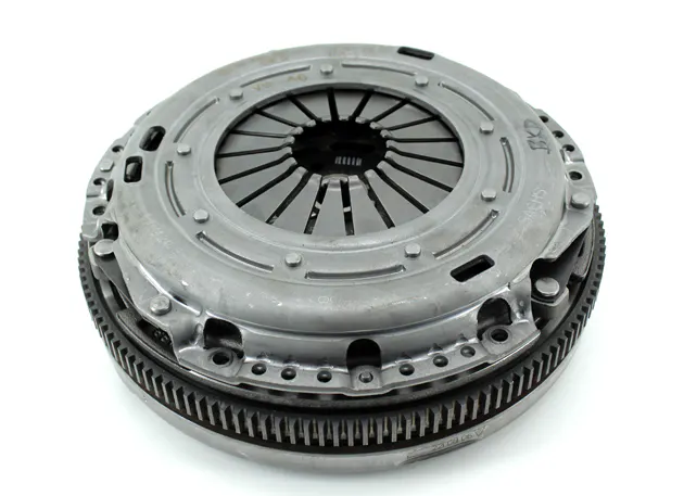 Skoda Octavia - Svinghjul m/clutch - Motor og clutch - Bildeler.no
